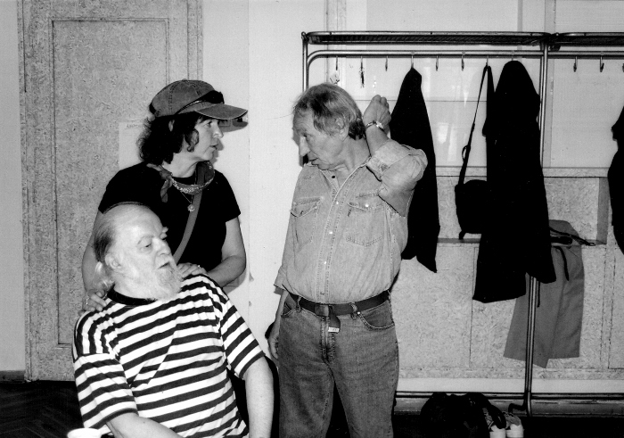 V redakci Portýra v roce 1994 - s Mikim Ryvolou a s Malou Sašou. 